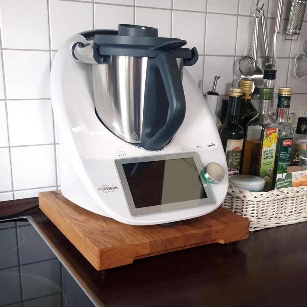 Oak_wood_sliding_board_for_Thermomix_kitchen