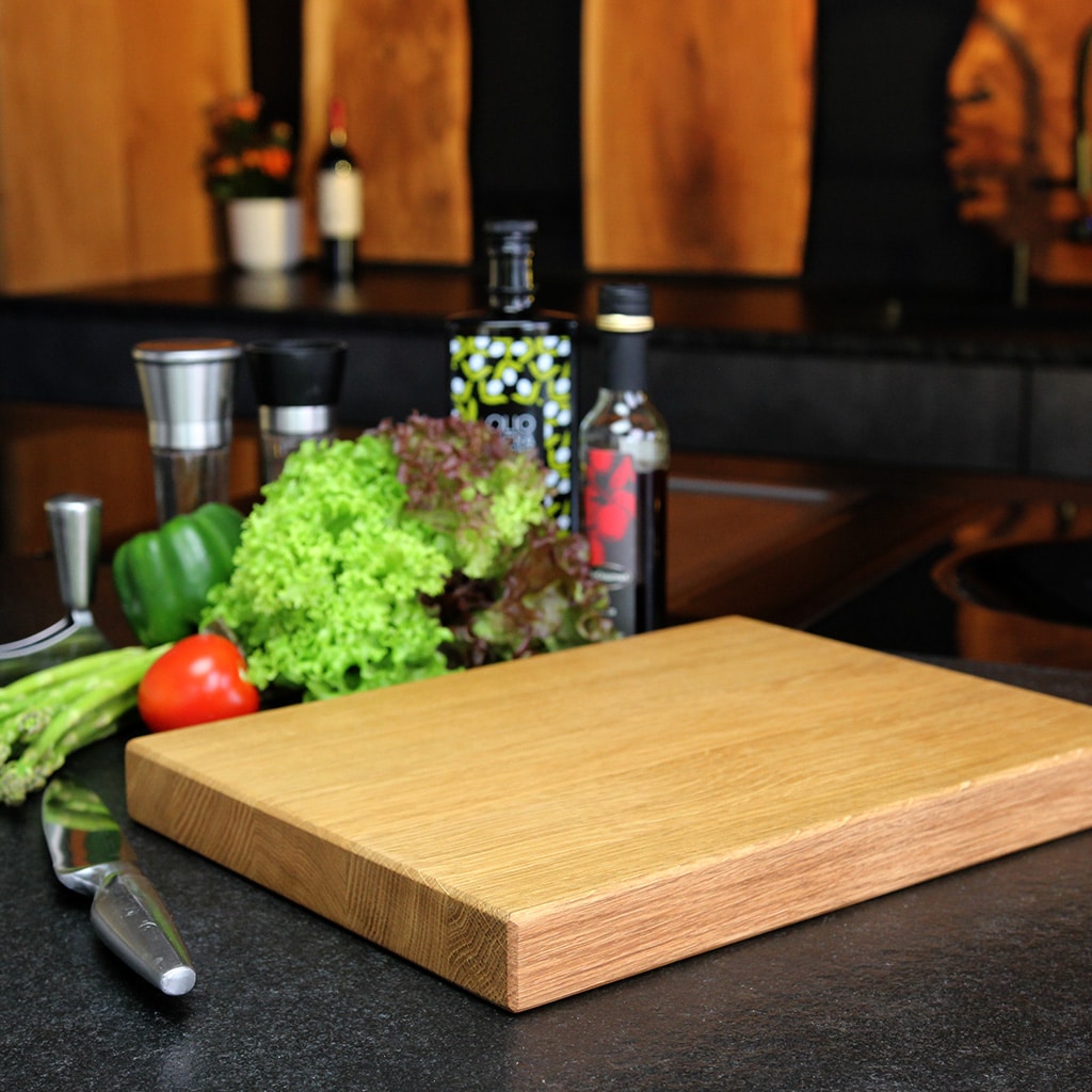 Solid Oak Cutting Board detail view