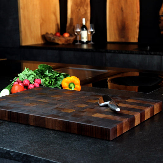 Walnut End Grain Cutting Board handcrafted in Germany