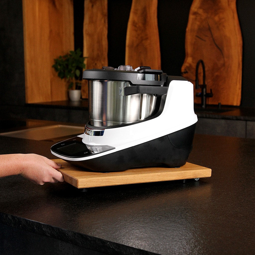 bosch-cookit-slider-board-in-use